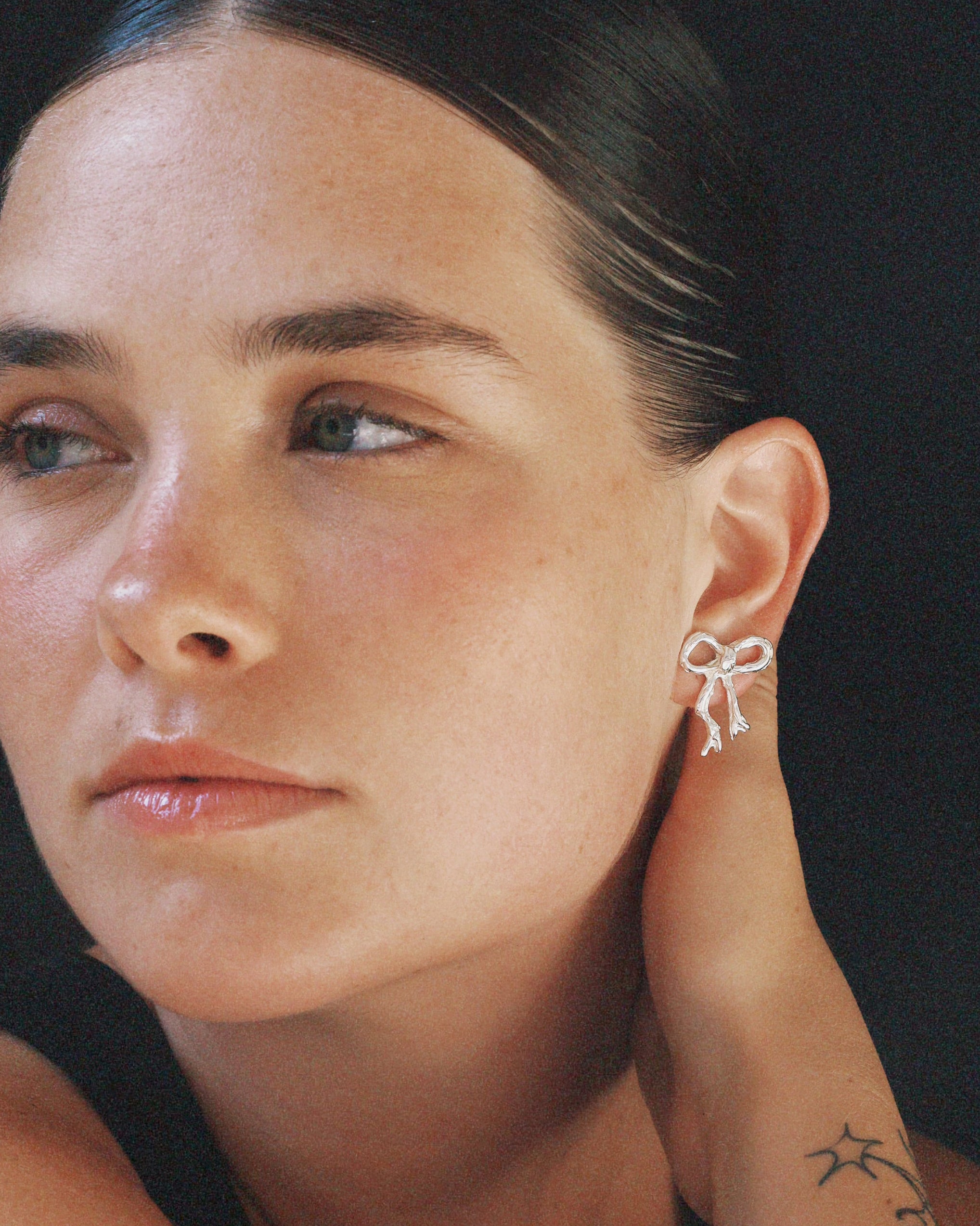 Bow earrings